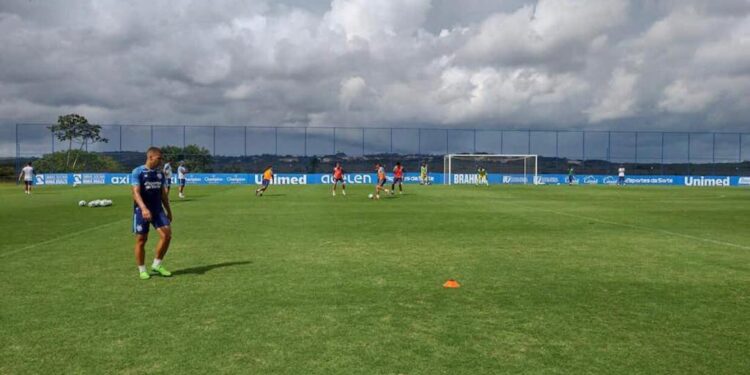 Bahia treina com foco na partida contra o Santos