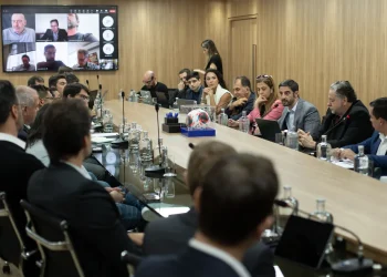 Em nova oferta à Libra, Mubadala propõe pagar R$ 4 bilhões; Acordo depende do Bahia e mais seis clubes da série A