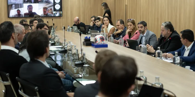 Em nova oferta à Libra, Mubadala propõe pagar R$ 4 bilhões; Acordo depende do Bahia e mais seis clubes da série A