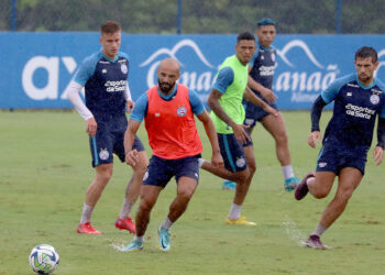 Em preparação para enfrentar o Inter, elenco profissional vence jogo-treino contra o sub-20