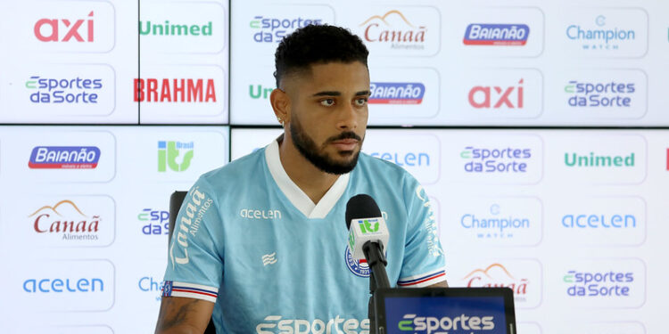 Matheus Bahia comemora titularidade e projeta triunfo contra o Santos fora de casa