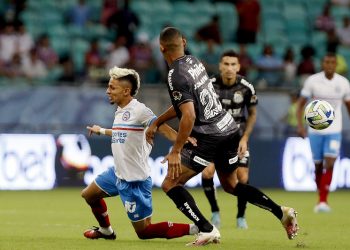 Nos pênaltis, Bahia bate o Santos e avança de fase na Copa do Brasil