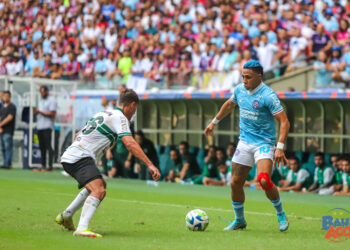 Paiva confirma mudança de posição de Jacaré em definitivo para lateral: ‘Deixou de ser uma adaptação. Jogara ali’