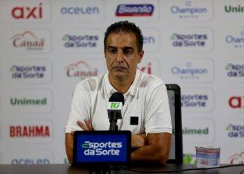 Paiva explica mudanças e elogia atuação do Bahia em derrota para o Flamengo: ‘Orgulhoso’