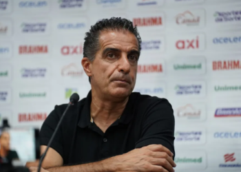 Renato Paiva em entrevista coletiva