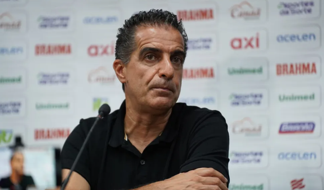 Renato Paiva em entrevista coletiva