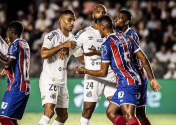 Terceiro tempo: Bahia joga melhor, mas para em noite inspirada do goleiro João Paulo