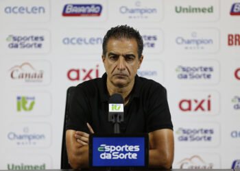 Treinador do Bahia explica escalação contra o Goiás e revela procura por reforços