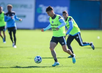 Com reforço no ataque, Grêmio divulga lista de jogadores relacionados para enfrentar o Bahia