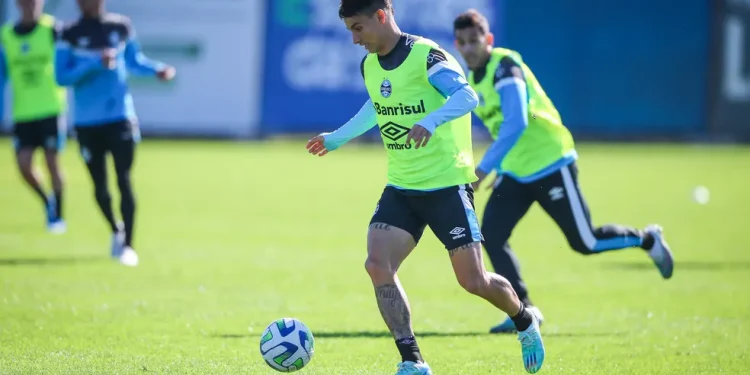 Com reforço no ataque, Grêmio divulga lista de jogadores relacionados para enfrentar o Bahia