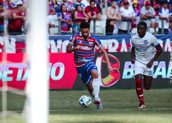 Em jogo com poucas emoções, Bahia e Fortaleza empatam sem gols na Arena Castelão