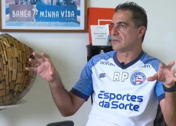 Renato Paiva fala sobre críticas da torcida: ‘Quem tem que avaliar o meu trabalho é o Grupo City’