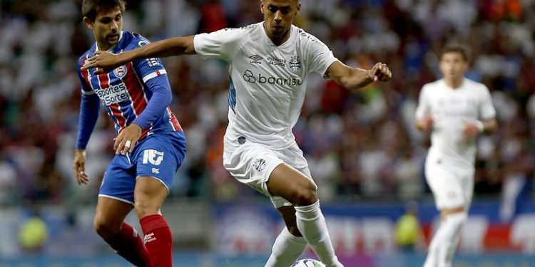 Bahia vacila e cede empate ao Grêmio nos minutos finais do jogo de ida das quartas da Copa do Brasil