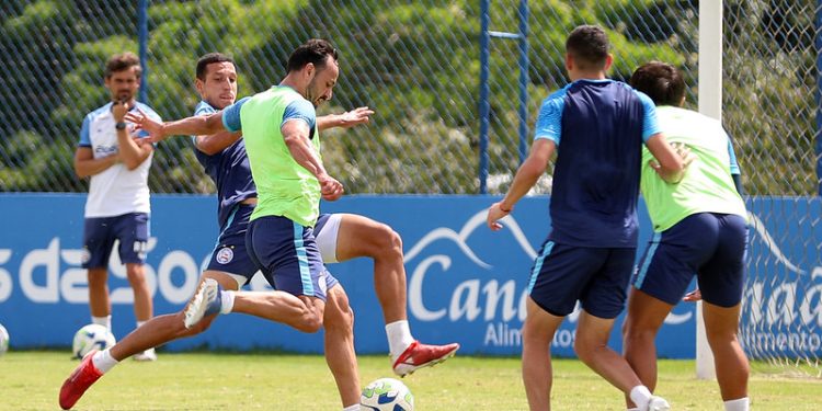 Com Rafael Ratão em campo, Bahia realiza treino tático visando jogo contra o São Paulo