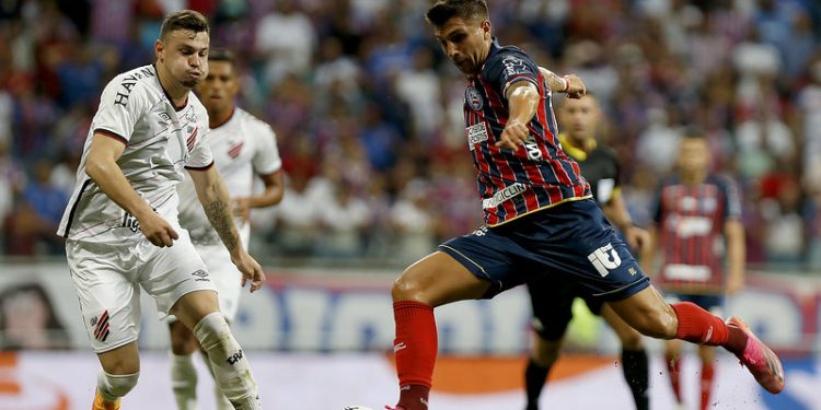 Jogo entre Athletico x Bahia terá transmissão com imagens pelo canal Cazé TV, no youtube