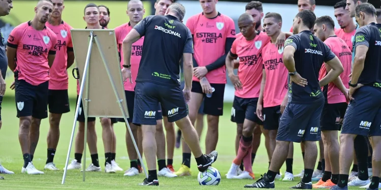América-MG desembarca em Salvador com desfalques para enfrentar o Bahia