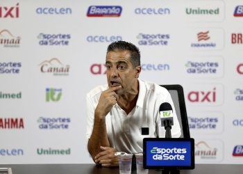 Assista: Renato Paiva e radialista discutem após triunfo do Bahia contra o Bragantino