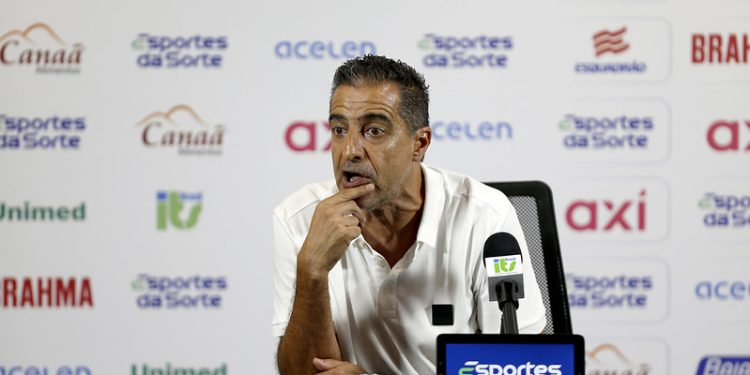 Assista: Renato Paiva e radialista discutem após triunfo do Bahia contra o Bragantino