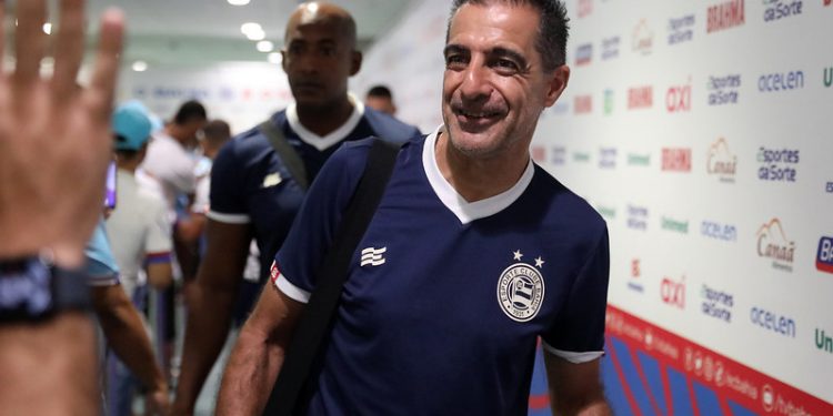 Com direito a bate-boca, Renato Paiva fala após triunfo na Arena Fonte Nova