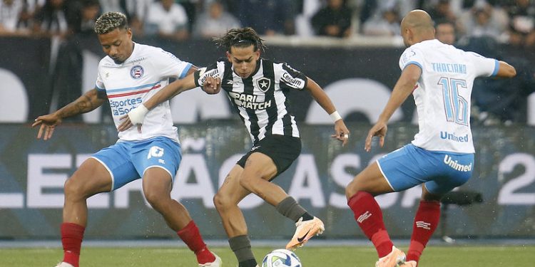 Com erros defensivos, Bahia é derrotado pelo Botafogo por 3 a 0 no Nilton Santos