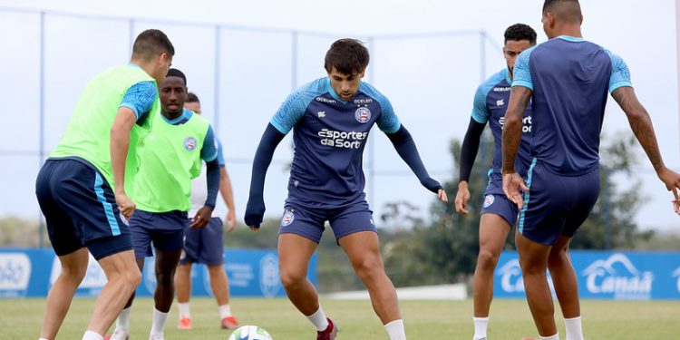 Com treino tático e de finalização, Bahia encerra a penúltima atividade da semana