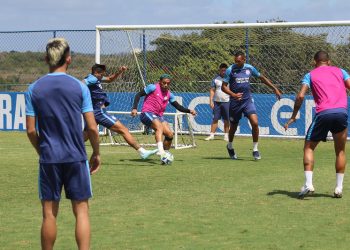 Em meio à crise, Renato Paiva deve repetir escalação contra o Bragantino