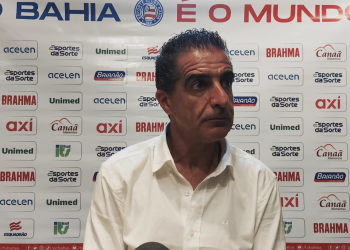 “Fico imensamente insatisfeito com este resultado”, diz Renato Paiva após derrota contra o Atlético-MG