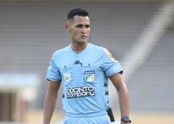 Matheus Delgado Candançan apita jogo entre Bahia x América-MG na Fonte Nova