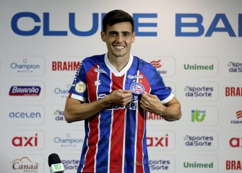 Meia Léo Cittadini é apresentado e revela desejo em conquistar títulos pelo Bahia: ‘Projeto ambicioso’