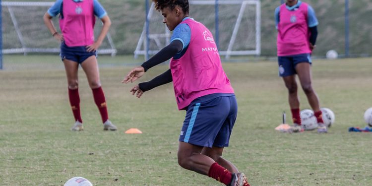 Mulheres de Aço encerram preparação para o clássico Ba-Vi