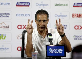 “Nossa torcida é absolutamente fantástica”, Renato Paiva fala após triunfo sobre o América-MG