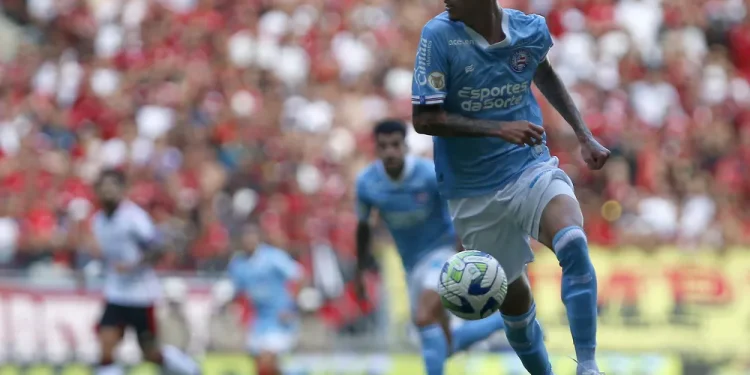 Sem espaço, atacante Arthur Sales acerta saída do Bahia