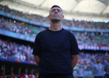 Técnico do Bragantino, Pedro Caixinha reconhece boa atuação do Bahia em goleada: ‘Passou por cima de nós’