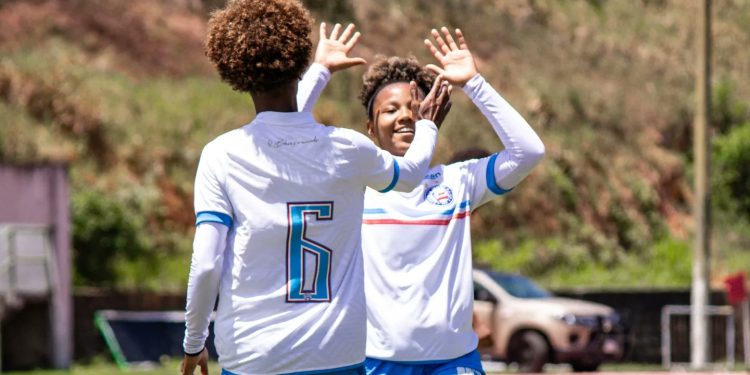 Bahia goleia e se classifica para a final do Baianão Feminino