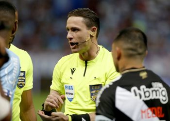 Bahia x Santos: Ramon Abatti Abel apita jogo na Fonte Nova