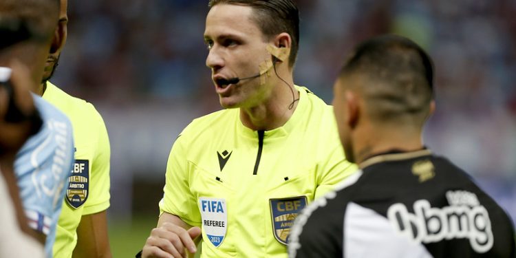 Bahia x Santos: Ramon Abatti Abel apita jogo na Fonte Nova