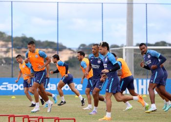Com treino tático e técnico, Bahia continua preparação para confronto contra o Flamengo