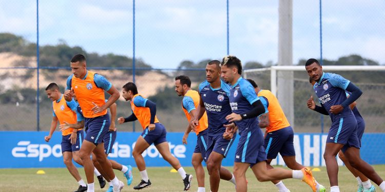 Com treino tático e técnico, Bahia continua preparação para confronto contra o Flamengo