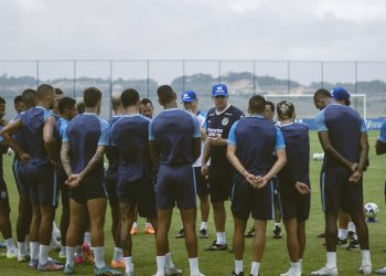 Com treino tático, Rogério Ceni segue preparando o Bahia para enfrentar o Coritiba