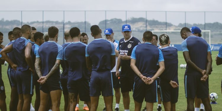 Com treino tático, Rogério Ceni segue preparando o Bahia para enfrentar o Coritiba