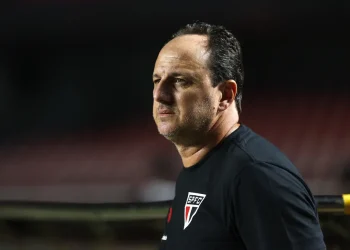 Confira lista de treinadores disponíveis no mercado para assumir o Bahia