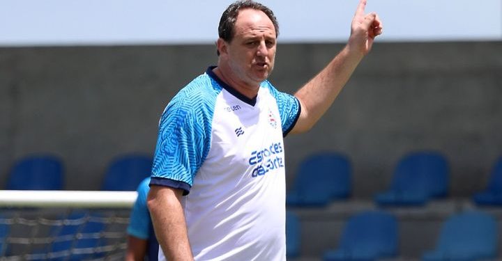 De olho na estreia contra o Coritiba, Rogério Ceni comanda primeiro treino na Cidade Tricolor