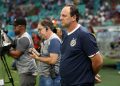 Frustrado, Rogério Ceni analisa revés em casa para o Santos: ‘Muito difícil aceitar a derrota’