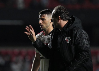 Após título da Copa do Brasil, jogadores do São Paulo agradecem a Rogério Ceni: ‘Não podemos esquecer dele’