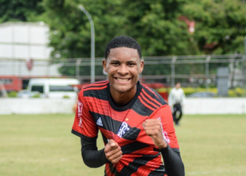 Lateral Caio Roque assina com o Bahia até o final de 2025