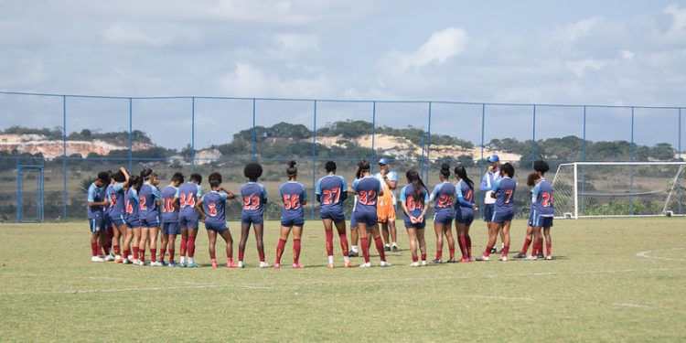 Mulheres de Aço iniciam preparação para segundo jogo da semifinal do Baianão Feminino