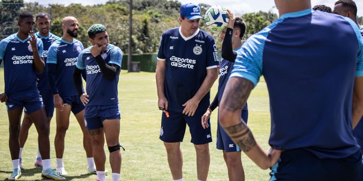 Na estreia de Rogério Ceni na Fonte Nova, Bahia terá novidades para enfrentar o Santos