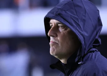 Próximo adversário do Bahia, Santos demite técnico Diego Aguirre
