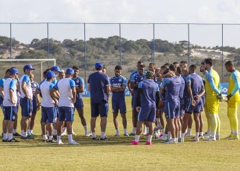 Reapresentação do Bahia é marcada por longa conversa de Rogério Ceni com os jogadores
