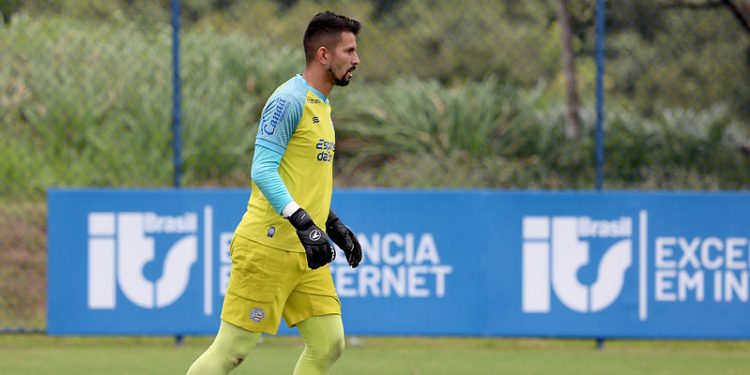 ‘Temos que conseguir o máximo de triunfos para se livrar dessa situação’, alerta Marcos Felipe